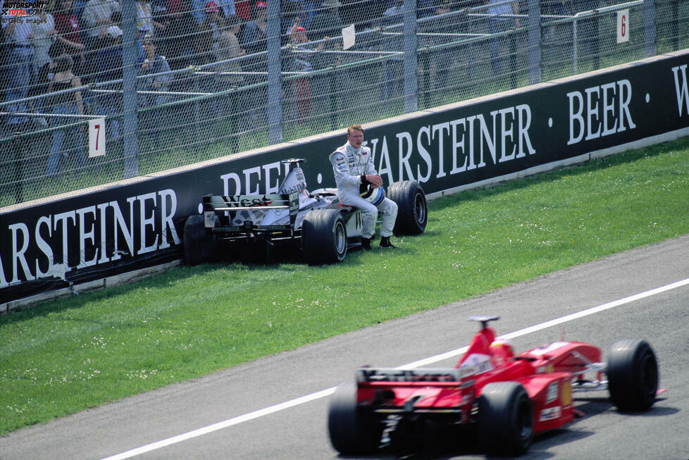 #10 Mika Häkkinen (1999) - Platz zehn belegen gleich vier Piloten mit jeweils einem Sieg und zwei Nullnummern bei genau 16 Rennen. Häkkinen scheidet in Australien aufgrund eines Defektes aus, gewinnt anschließend in Brasilien und leistet sich dann im dritten Rennen in Imola einen Fahrfehler und kracht gegen die Wand.