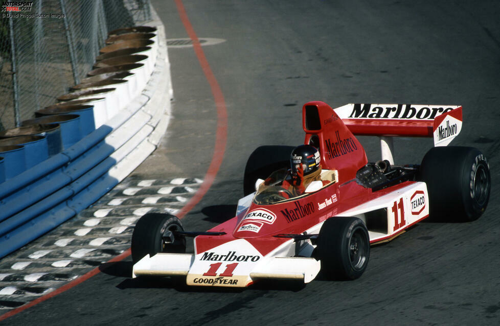 #4 James Hunt (1976) - Während Titelrivale Niki Lauda mit zwei Siegen in die Saison startet, crasht Hunt sowohl in Brasilien als auch in Long Beach. Auch bei seinem zweiten Platz in Südafrika verliert er Punkte auf den Österreicher, der später mit einem schweren Unfall aber außer Gefecht gesetzt wird.