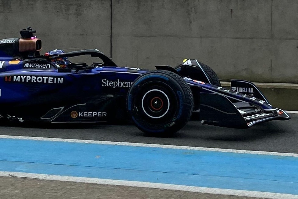 Erste Bilder und Details zum neuen Williams-Mercedes FW47 von Alexander Albon und Carlos Sainz für die Formel-1-Saison 2025!