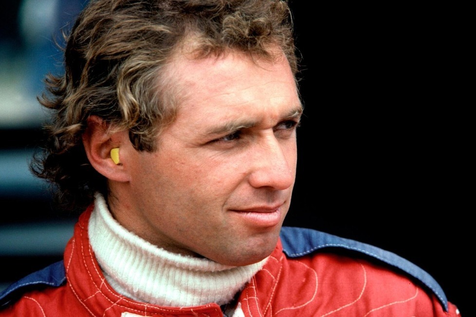Die erfolgreiche Motorsport-Karriere von Jochen Mass im Rückspiegel: Rennsieger in der Formel 1, Gewinner in Le Mans, Mentor für Schumacher und Frentzen