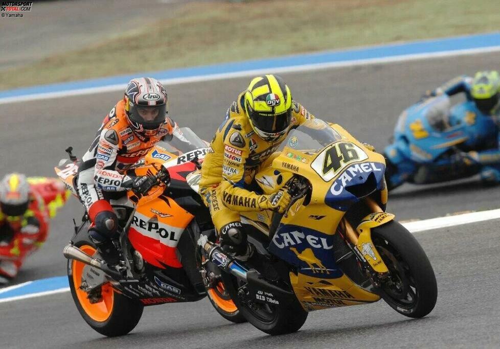Camel (aktiv: 2003-2006) war ein prominenter Tabaksponsor, der Teams wie Yamaha und Honda unterstützte. Die gelben Lackierungen blieben besonders in der Ära von Valentino Rossi bei Yamaha in Erinnerung.