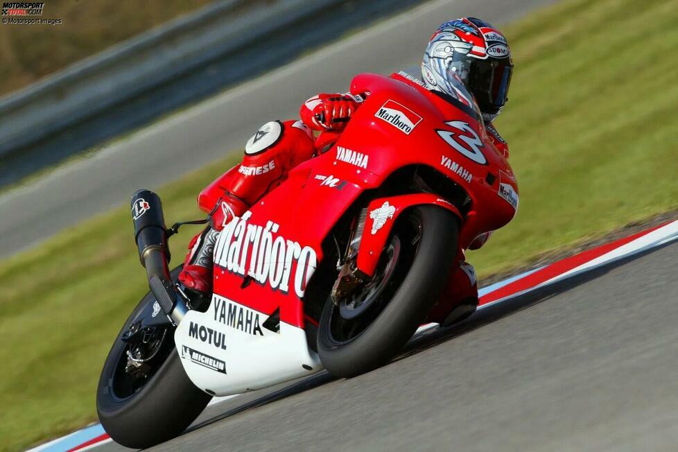 Marlboro (aktiv: 1980er bis 2009) war lange Zeit ein dominanter Sponsor im Motorradrennsport, insbesondere bei Ducati und Yamaha. Die rot-weiße Lackierung war ein Markenzeichen und wurde mit Fahrern wie Max Biaggi und Casey Stoner assoziiert.