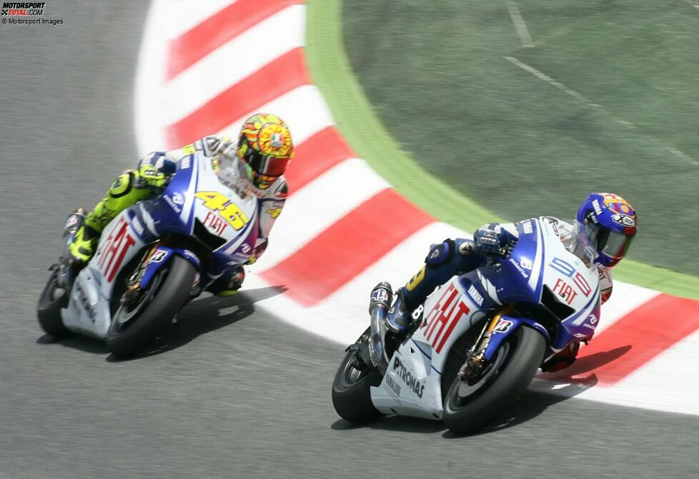 Fiat (aktiv: 2007-2010) sponserte das Yamaha-Werksteam während der erfolgreichen Jahre von Valentino Rossi und Jorge Lorenzo. Die Partnerschaft führte zu mehreren Weltmeistertiteln und ikonischen Designs.
