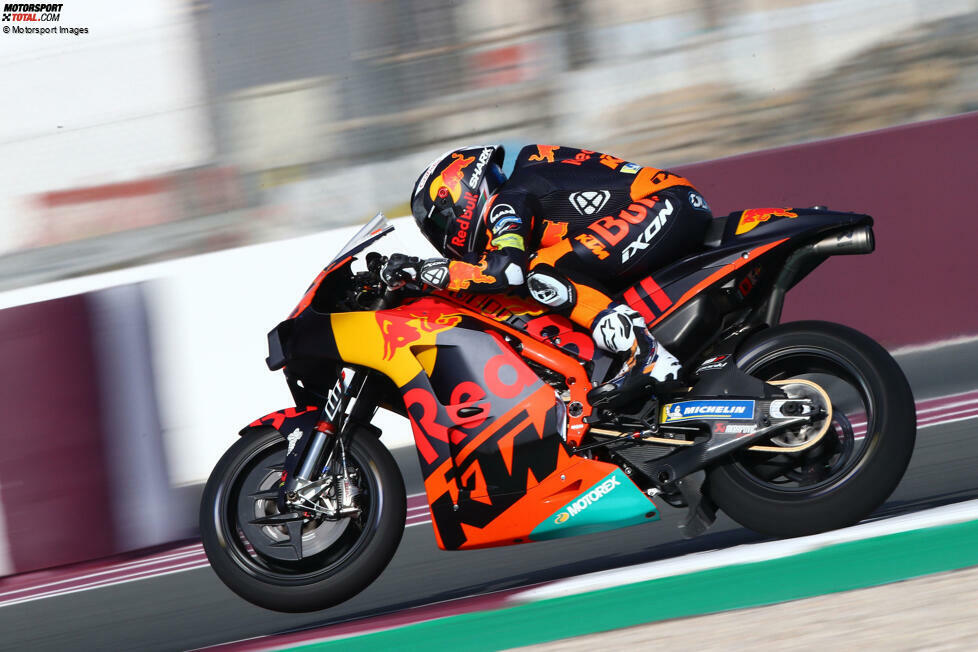 Red Bull (aktiv: seit 2005) ist ein fester Bestandteil des modernen Motorsports und unterstützt das KTM-Werksteam sowie Honda in der Vergangenheit. Die ikonische blaue Lackierung ist unverkennbar.