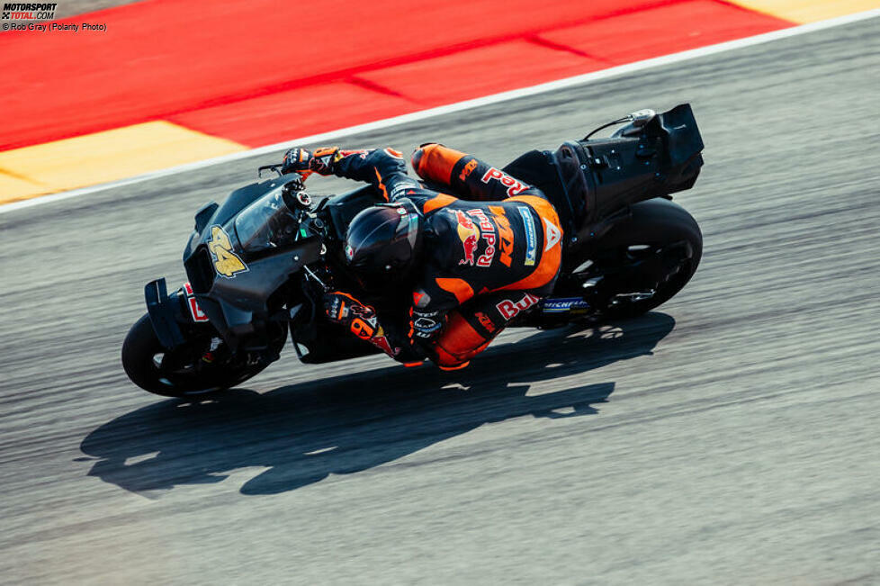 Als Test- und Ersatzfahrer ergänzt er Pedrosas Entwicklungsarbeit bei Red Bull KTM Factory Racing.