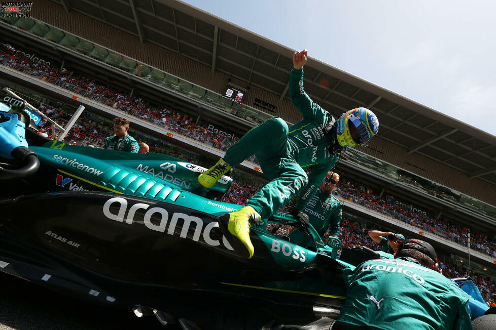 Fernando Alonso (Redaktion: 3) - Auch bei uns geht es aus diesem Grund ganz knapp an der 2 vorbei. Einige Redakteure hätten sie gegeben, weil er auch ein paar starke Überholmanöver zeigte. Allerdings hätte es nach seinem Fehler ohne das Safety-Car wohl nicht mehr zu Punkten gereicht.