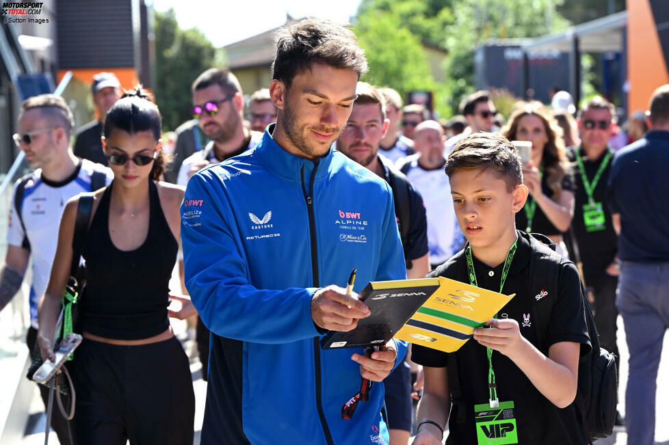 Pierre Gasly: (Redaktion: 3) - Das kritisieren wir auch und landen deshalb auch bei der gleichen Note. Punkte wären vielleicht drin gewesen, denn der Alpine machte keinen so langsamen Eindruck. Doch nach dem Ritt durchs Kiesbett und dem zu frühen ersten Stopp waren alle Chancen dahin.