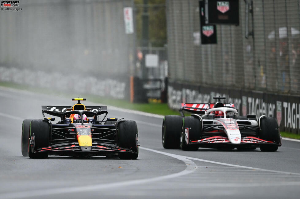 Liam Lawson - 15. Platz (DNF) beim Grand Prix von Australien 2025: Lawsons Debüt war eines der schwächsten auf dieser Liste. Er kämpfte das ganze Wochenende mit dem Auto und qualifizierte sich als 18., während Verstappen Dritter wurde. Während des Rennens verlor er in Kurve 1 die Kontrolle, krachte in die Wand und schied aus.