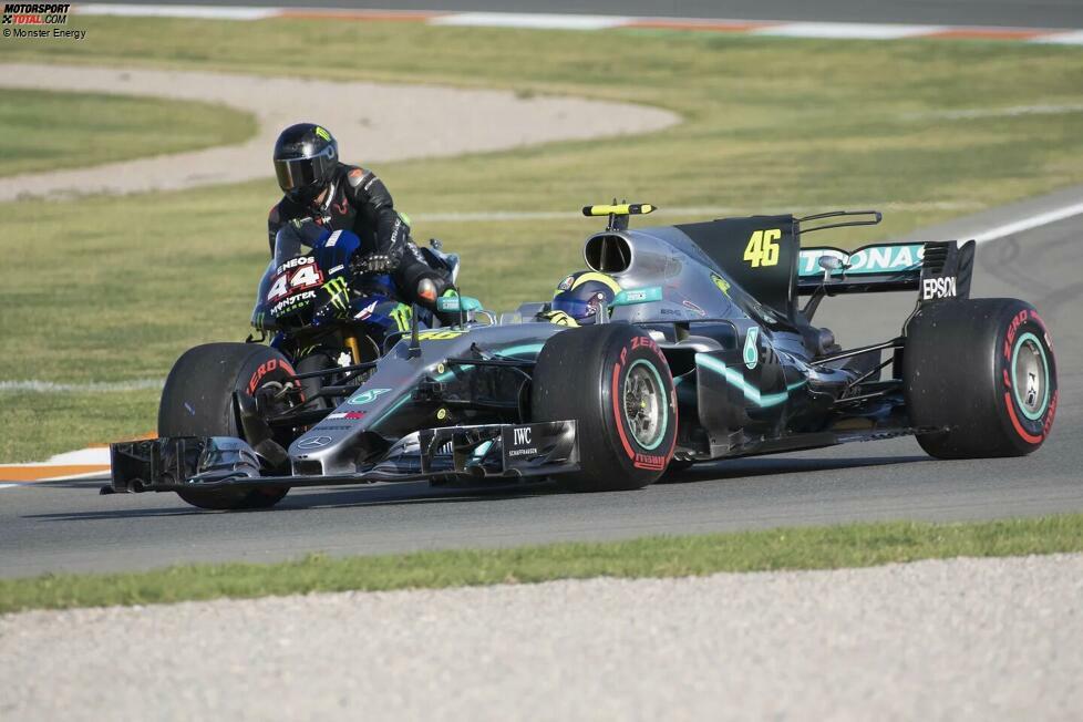 Im Dezember 2019 sitzt Rossi dann doch noch einmal in einem Formel-1-Auto. Im Rahmen eines PR-Events tauscht er mit Lewis Hamilton und fährt dessen Mercedes-AMG W08, Titelauto von 2017.