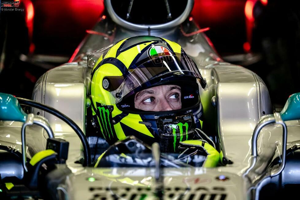 Gefahren wird auf dem Circuit Ricardo Tormo in Valencia - demselben Ort, an dem Rossi 2006 für Ferrari testete. Wieder kommt er erstaunlich gut zurecht und fährt konstante Rundenzeiten.