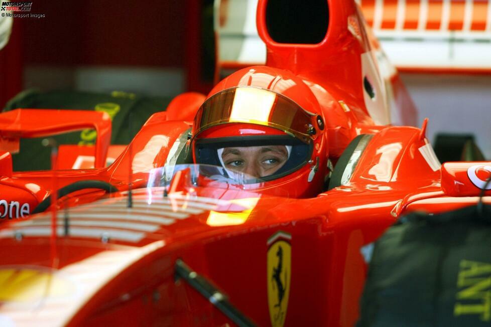 Luca di Montezemolo, Ferrari-CEO, und Jean Todt, Ferrari-Teamchef, zeigen sich beeindruckt von Rossis Gefühl für das Auto und seinem schnellen Lernprozess.