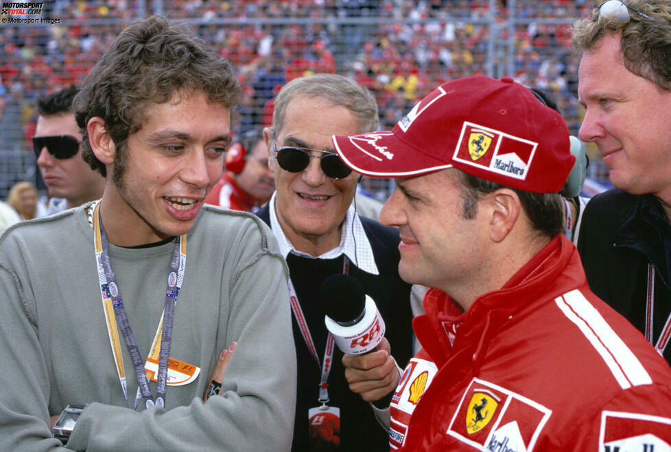 Die Stippvisite findet kurz vor seinem ersten Test in Fiorano statt. Er trifft Fahrer, verbringt Zeit in der Ferrari-Box und beobachtet die Abläufe bei einem Grand Prix.