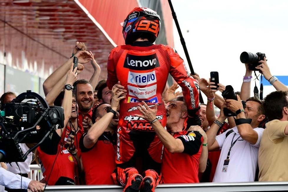 22 Saisonstationen, 24 Rennen: In dieser Fotostrecke listen wir alle Sieger der MotoGP-Saison 2025 in chronologischer Reihenfolge auf