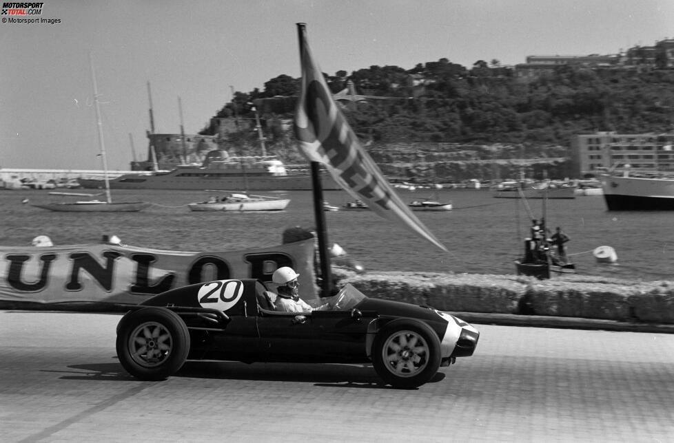 Maurice Trintignant (Cooper T45 Climax) gewinnt 1958 den Grand Prix von Monaco.