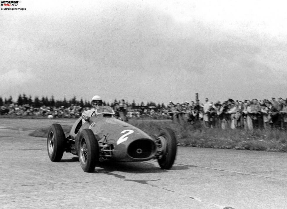 Giuseppe Farina (Ferrari 500) gewinnt 1953 den Grand Prix von Deutschland.