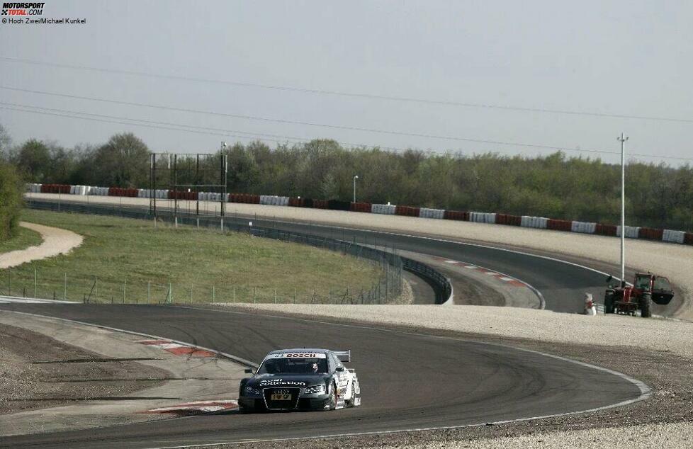 Zu den wenigen Rennen, die die DTM bisher in Frankreich ausgetragen hat, gehört auch das Event auf dem Circuit de Dijon-Prenois. Das einzige DTM-Rennen im Jahr 2009 gewinnt Mercedes-Pilot Gary Paffett, der hinter Timo Scheider (Audi) am Ende Vizemeister wird.