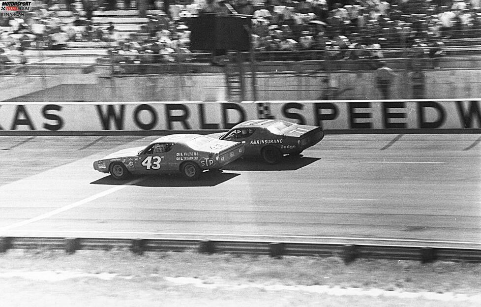 1972 auf dem Texas World Speedway: Richard Petty und Bobby Isaac
