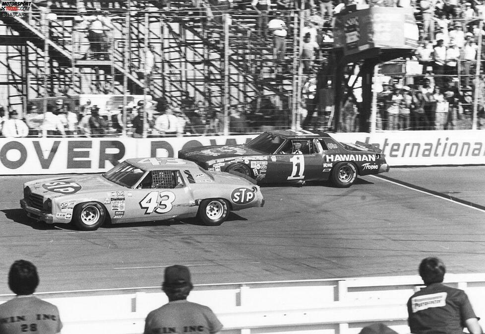 1979 in Dover: Richard Petty vor Donnie Allison - am Saisonende holt Petty seinen siebten und letzten NASCAR-Titel