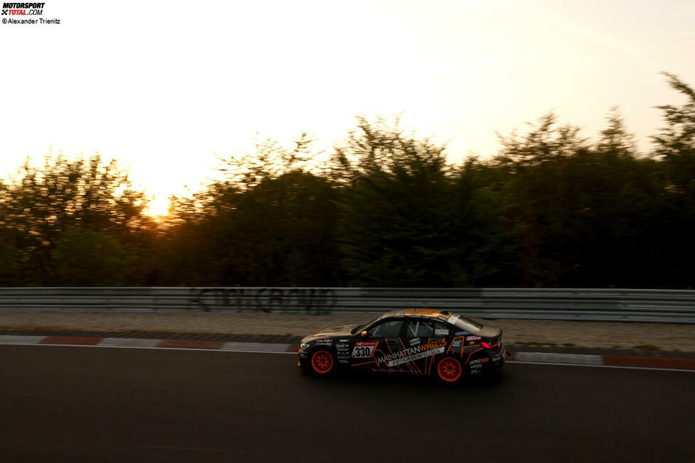 Weiterer Klassensieg für Adrenalin Motorsport in der VT2 Heck: Daniel Zils, Oskar Sandberg, Philipp Leisen und Jacob Erlbacher erlebten im BMW 330i ein problem- und fehlerfreies Rennen.