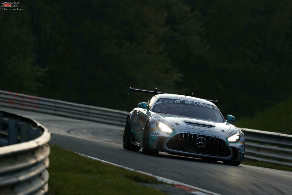 In der SP-X waren die beiden neuen Mercedes-AMG GT2 am Start, die beide nicht problemlos durch das Rennen gekommen sind. Der Renner vom Haupt Racing Team feierte mit Thomas Jäger, Frank Bird, Elia Erhart und Jörg Viebahn den Klassensieg.