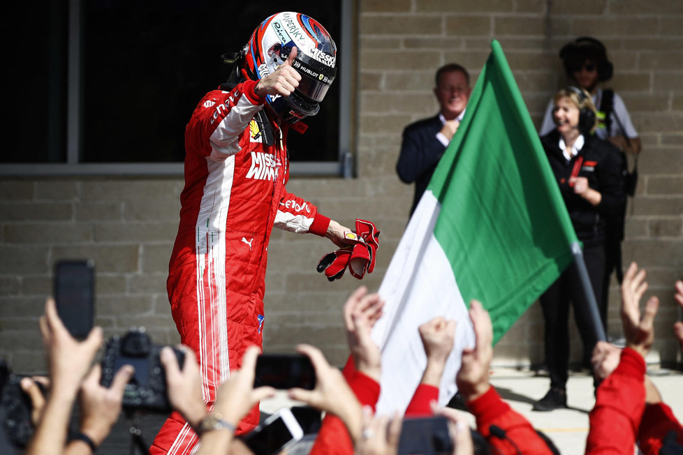 Die schönsten Jubelbilder vom Rekordsieg von Kimi Räikkönen! Jetzt durch die besten Aufnahmen vom wohl beliebtesten Triumph der Saison klicken!