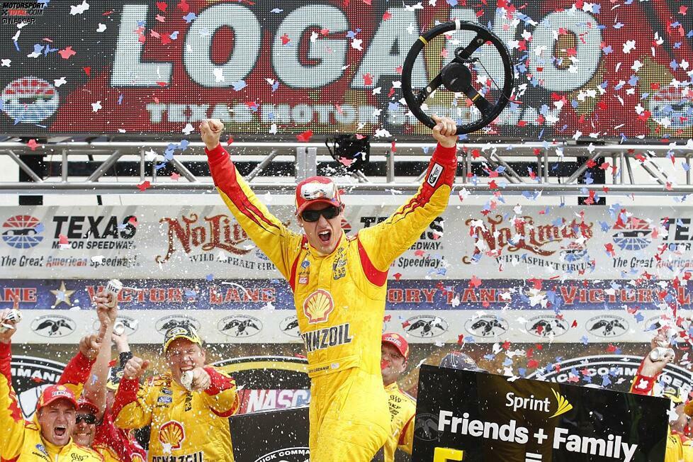 Joey Logano (Penske-Ford) fährt 2014 die beste Saison seiner ganzen NASCAR-Karriere. Seine Siegesserie beginnt in Texas. Insgesamt holt er für Roger Penske fünf Saisonsiege.