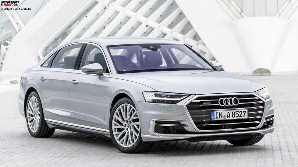 Ein rein elektrisches Fahrzeug hat Audi derzeit nicht im Programm. Der Supersportler R8 e-tron wurde im Oktober 2016 eingestellt, er war aber ohnehin nur für einen kleinen, erlauchten Kundenkreis zu haben. Die Plug-in-Hybride Audi A3 e-tron (mit Benziner, 204 PS) und mit V6-Diesel im Q7 e-tron (373 PS) sind derzeit auch nicht verfügbar. Auch die erwarteten Modelle Q5 e-tron und Plug-in-A8 kamen bisher nicht auf den Markt. Es bleibt nur das Mildhybridsystem des A8.