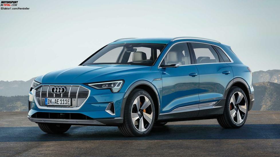 Den neuen Audi e-tron kann man derzeit noch nicht fahren, aber immerhin schon (für 2.000 Euro) reservieren. Die Gebühr wird bei Kauf (den e-tron gibt es ab 79.900 Euro) erstattet. Der Wagen hat drei Motoren, 435 PS und 500 Kilometer Reichweite. Bis 2020 wollen die Ingolstädter drei batterieelektrische Baureihen im Portfolio haben. Schritt für Schritt sollen dann auch die restlichen Baureihen elektrifiziert werden. Um die Entwicklung von E-Autos zu beschleunigen, hat sich der Hersteller in anderen Bereichen offenbar ein hartes Sparprogramm auferlegt.