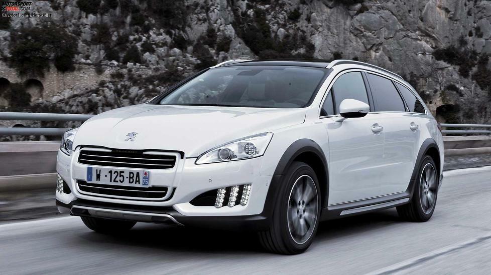 Lange setzte PSA voll auf den Diesel-Hybrid -- und gingen damit mehr oder weniger baden. Die Verbrauchsvorteile waren mäßig. So wurde der 3008 Hybrid4 im Jahr 2015 eingestellt, auch der 508 RXH lief aus. Derzeit hat der französisch-deutsche Konzern (Opel gehört ja jetzt auch dazu) beim Thema Elektro nichts zu bieten. Doch das soll sich bald ändern.