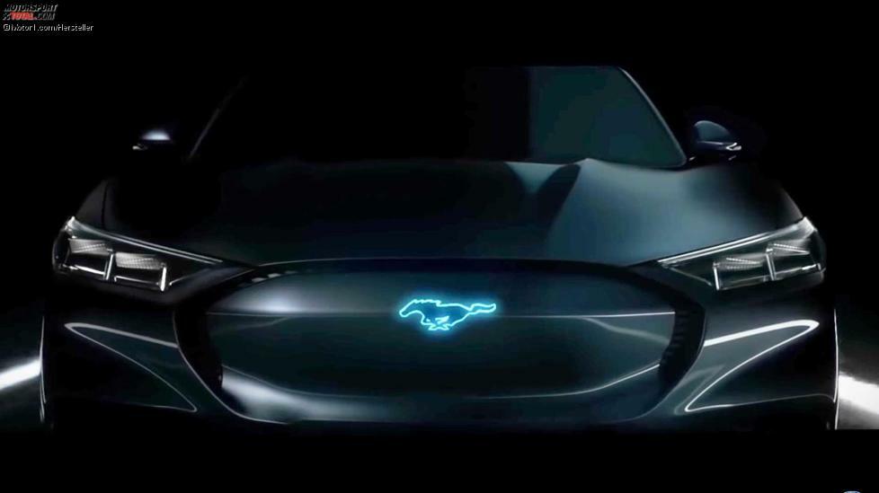 Für 2020 plant Ford angeblich einen Mustang mit Hybridantrieb. Der soll so viel Power liefern wie ein V8, doch mehr ist dazu noch nicht bekannt. Wird ein Vier- oder ein Sechszylinder unter der Haube stecken? Wird es ein Plug-in-Modell sein? Wir wissen es nicht. Auch ein elektrifizierter F-150 ist angeblich geplant, doch Konkretes gibt es auch dazu noch nicht.