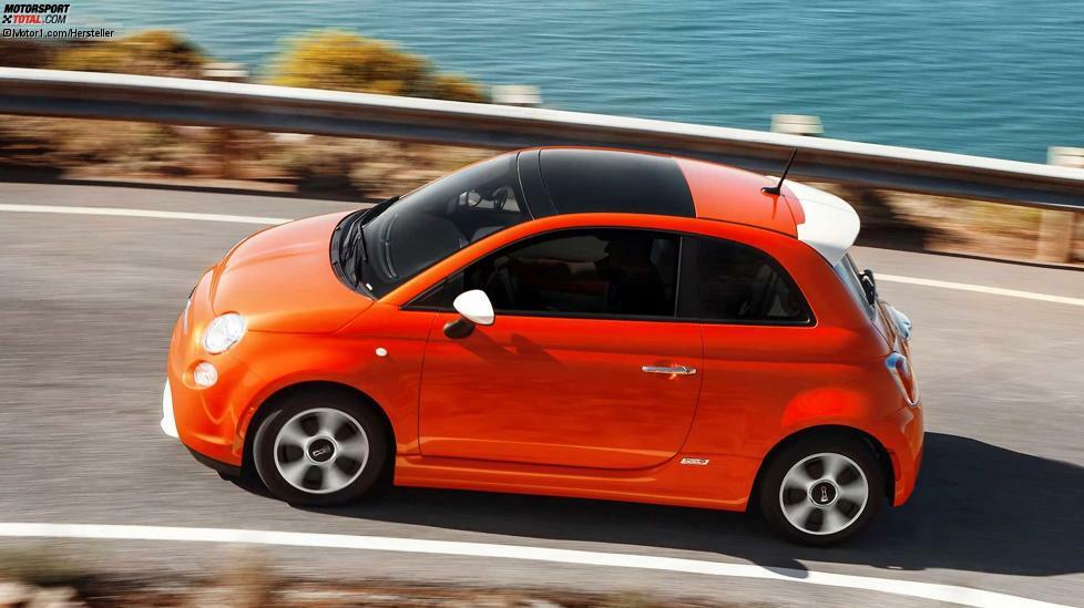 Wer im FCA-Konzern nach E-Autos sucht, muss sich ein bisschen anstrengen. Es gibt den Plug-in-Van Chrysler Pacifica und es gab bis 2016 einen eilig für kalifornische Gesetze zusammengeschusterten Fiat 500e. Von letzterem meinte Konzernchef Sergio Marchionne, die Leute sollten ihn doch bitte nicht kaufen, weil Fiat bei jedem Auto 10.000 Dollar verlieren würde. Dann wäre da noch das Hybrid-Hypercar LaFerrari. So viel zur Gegenwart.