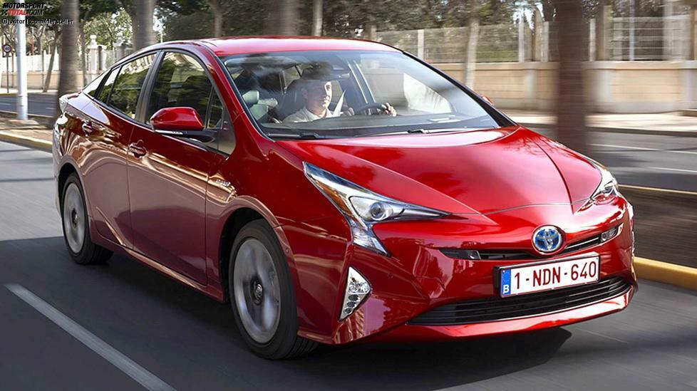 Toyota ist der Inbegriff von Hybrid. 1997 war der Prius das erste Großserienmodell mit Hybridantrieb. Aktuell gibt es im Modellprogramm der Marke sieben Hybrid-Modelle und einen Plug-in-Hybrid. Außerdem kriegen Sie (für einen ziemlich horrenden Preis ) das Brennstoffzellen-Auto Miraj. Zusammen mit Edel-Tochter Lexus, deren komplette Modellpalette hybridisiert ist, ist Toyota unangefochtener Marktführer bei den alternativen Antrieben.