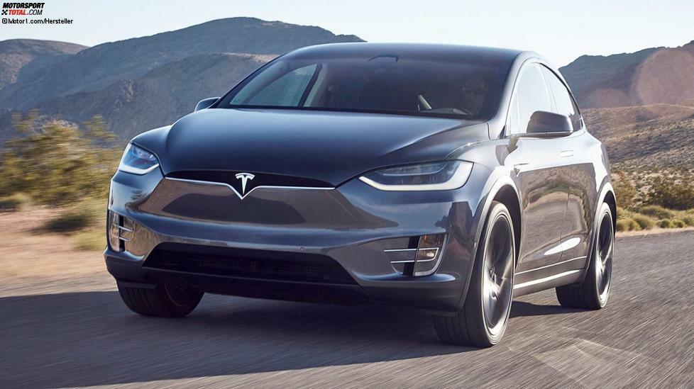 Bereits seit Ende 2015 auf dem Markt ist das SUV von Tesla, das Model X. Der Wagen ist etwas über fünf Meter lang und hat auch deutliche Van-Eigenschaften. Ein Hingucker sind die Flügeltüren. Die Preise beginnen bei rund 95.000 Euro. Dafür erhält man die Version 75D mit einer 75-kWh-Batterie. Die Reichweite wird mit 417 Kilometer nach NEFZ angegeben. Nach 5,2 Sekunden sind 100 km/h erreicht, die Höchstgeschwindigkeit liegt bei 210 km/h.