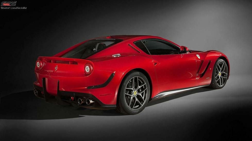 Unter der langen Haube des Ferrari SP America befindet sich wie im F12 ein 6,3-Liter-V12 mit 740 PS.