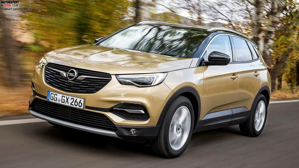 Und noch ein Zwillingspaar: Opel Grandland X und Peugeot 3008. Mit 4,48 Meter passt der Grandland X gut zum Tiguan. Als Motoren werden angeboten: ein 1,2-Liter-Turbo mit 130 PS, ein 1,6-Liter-Turbo mit 180 PS und Diesel mit 130 oder 177 PS. Dabei sind die Topmotoren auf Otto- und Dieselseite nur mit Automatik erhältlich. Allradantrieb ist weder bei Opel noch bei Peugeot verfügbar – zumindest bis der 3008 Hybrid4 auf den Markt kommt. Die Preise beginnen bei 24.000 Euro (130-PS-Turbo). Sie wollen wissen, wie sich der Opel fährt? Lesen Sie einen unserer Tests.