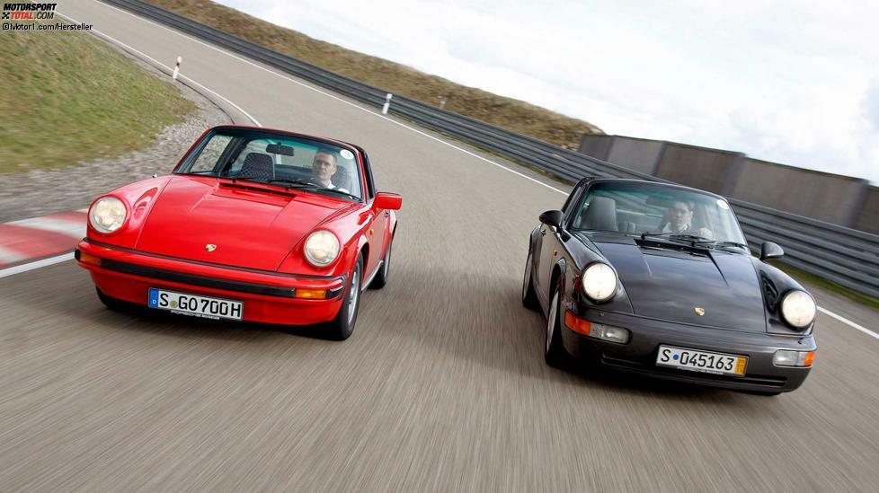 1988 brachte Porsche einen neuen 911 auf den Markt (interne Bezeichnung: 964). Unser Bild zeigt, dass sich an der Karosserie im Vergleich zum G-Modell (hier in Rot) kaum etwas änderte. Und das, obwohl 80 Prozent der Teile neu waren. Die wichtigsten Änderungen waren ein ABS, eine Servolenkung und ab 1991 Airbags. Außerdem bekam der Wagen Schraubenfedern statt der Drehstabfederung. Der Hubraum wuchs auf 3,6 Liter, die Leistung betrug 250 PS.