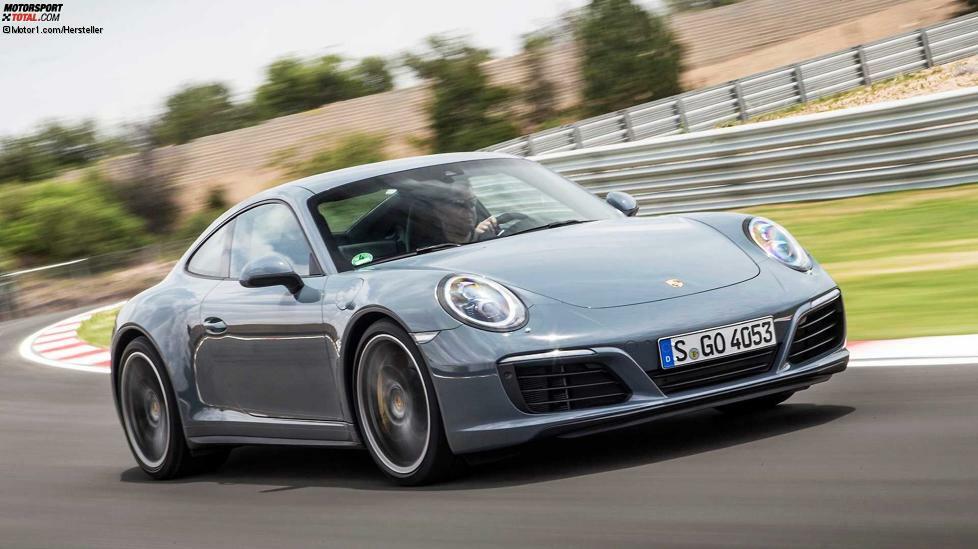 Der derzeit noch aktuelle Porsche 911 mit der Typnummer 991 hat als Carrera 350 PS, als Carrera S sogar 400 PS. Die beiden Versionen haben unterschiedliche Hubräume (3,4 beziehungsweise 3,8 Liter). Serienmäßig haben beide eine Siebengang-Schaltung - eine Weltpremiere. Die Turboversion hat bis zu 560 PS, der Heckflügel fährt automatisch in zwei Stufen aus, zusätzlich gibt es erstmals auch einen ausfahrbaren Frontspoiler.