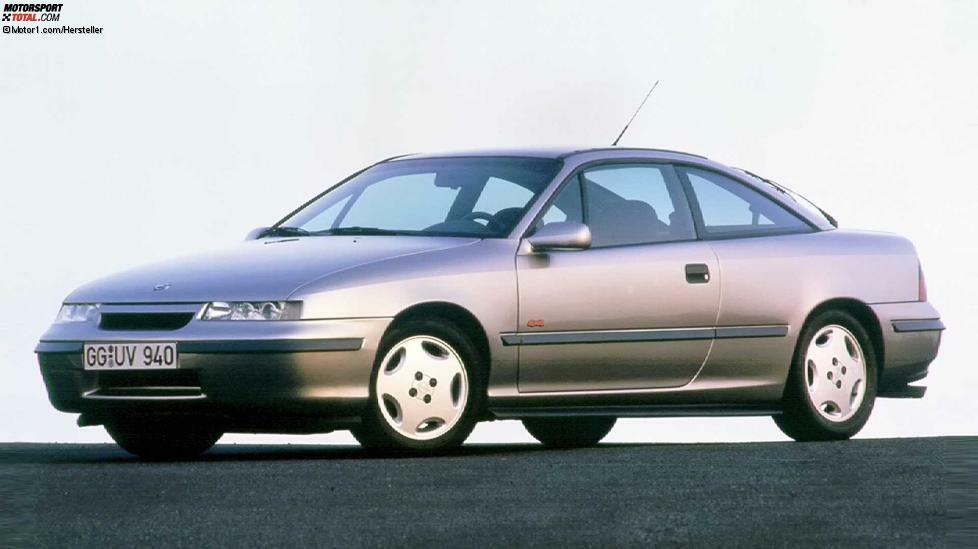 Die Überraschung der IAA 1989 war der Opel Calibra. Mit dem extrem windschnittigen Coupé auf Basis des Opel Vectra wurde der Manta beerbt. Verantwortlich für das Calibra-Design mit den schmalen Scheinwerfern war Erhard Schnell, der schon den berühmten GT gezeichnet hatte.
