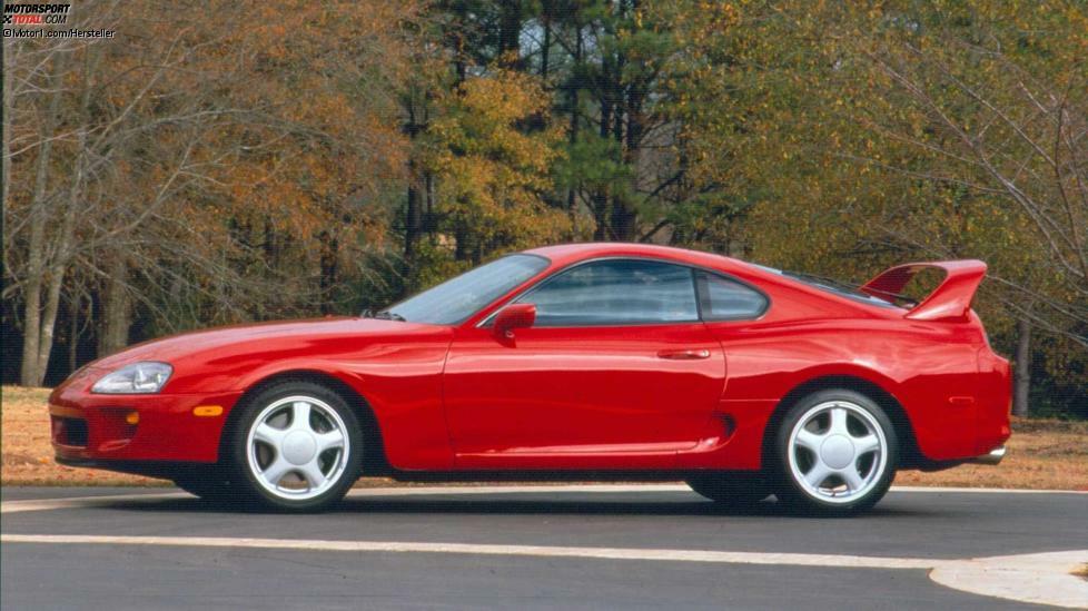 Deutsche Kunden konnten sich nicht lange an der Super-Supra mit dem mächtigen Heckflügel erfreuen. Wie beim Rivalen Mazda RX-7 stoppte man den Import nach Europa aufrund geänderter Abgasvorschriften im Jahr 1996. Gebaut wurde die Supra JAZ80 aber noch bis 2002. Erst 17 Jahre später erscheint eine neue Supra.