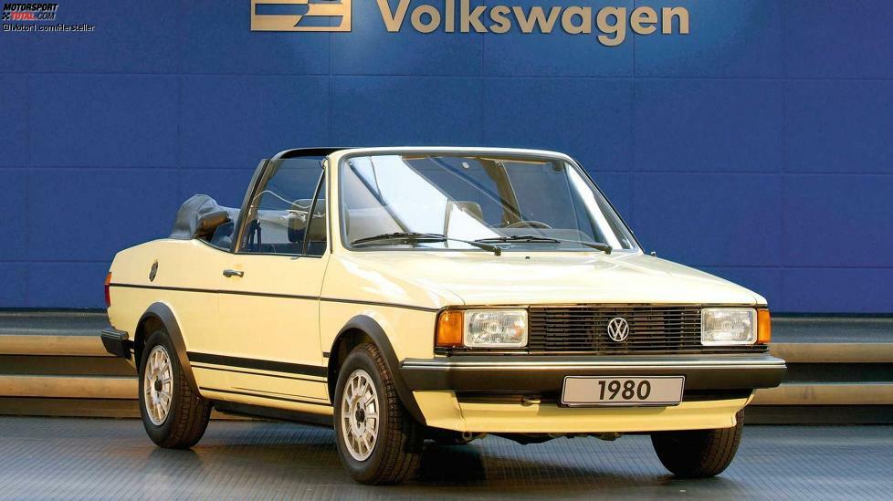 Was ist denn das? Tatsächlich hatte Karmann als Produzent des Golf Cabrios auch einen offenen Jetta der ersten Generation vorgeschlagen. Der gezeigte Prototyp entstand 1980. Pluspunkt war der dank des Stufenhecks deutlich größere Kofferraum. Doch für zwei Cabriolets sah VW keinen Platz im Programm. 
