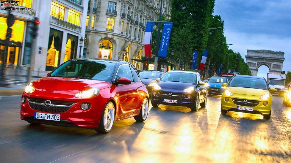 Auch die Tage des Opel Adam sind gezählt. Spätestens Ende 2019 wird seine Produktion eingestellt, dann ist er sechs Jahre auf dem Markt. Geplant ist, in Eisenach bereits im April 2019 die Produktion des Grandland X zu starten. Ab 2020 folgt mit dem Grandland X Plug-in-Hybrid eine zweite Variante.
Prinzipiell unerfolgreich ist der Adam nicht: 2018 verbuchte Opel 22.297 Neuzulassungen in Deutschland, was 9,8 Prozent an der Gesamtzahl ausmachte. Allerdings ist die Herstellung des auf einer Corsa-D-Plattform basierenden Adam aufgrund der unzähligen Individualisierungsmöglichkeiten teuer. Im PSA-Konzern wird wohl eher DS die Nische des Adam besetzen.