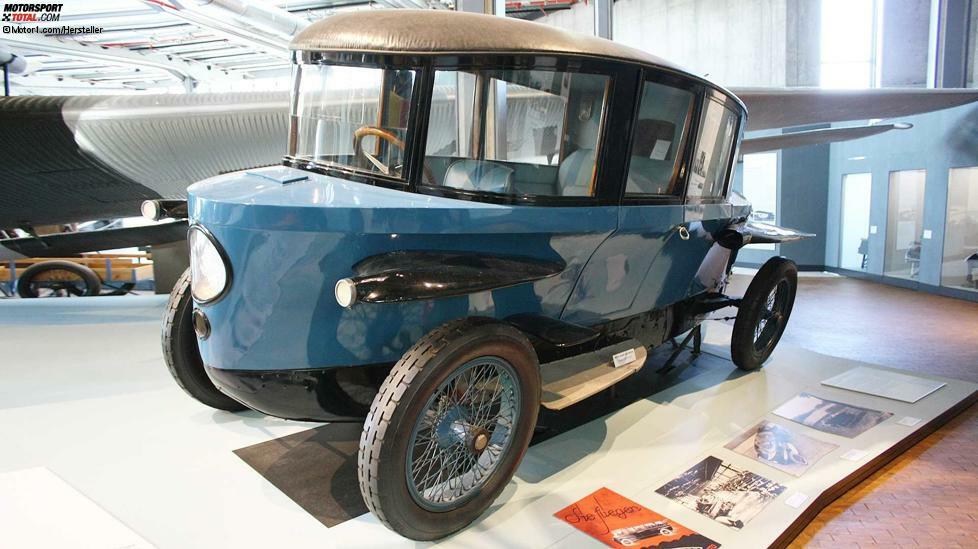 Auf der Deutschen Automobilausstellung 1921 in Berlin präsentierte der österreichische Designer Edmund Rumpler seinen 
