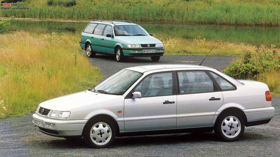 Der Kunde ist König und so verpasste VW dem Passat ab 1993 doch noch einen sichtbaren Kühlergrill. Die restlichen Modifikationen waren so umfangreich, dass man dieses Modell intern als B4-Reihe bezeichnet. Einen VR6-Motor mit 174 PS gab es als Leckerli schon seit 1990 im Passat.