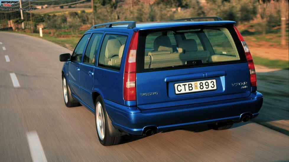 Der R-Fünfzylinder kam auch im Volvo V70 zum Einsatz, der eigentlich nur ein überarbeiteter 850 war. Für das Modelljahr 2000 wurde eine überarbeitete Variante des R aufgelegt: 2,4-Liter-Fünfzylinder-Reihenmotor mit Hochdruckturboaufladung und Ladeluftkühler, der 265 PS leistete. In Deutschland wurden damit lediglich 400 Autos verkauft.