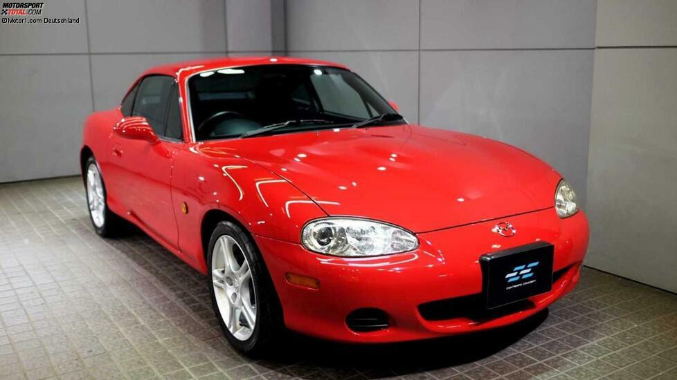 Als sich die Produktionszeit des MX-5 NB gegen Ende neigte, wurde eine Coupé-Version vorgestellt, die jedoch nur in Japan verkauft wurde. Es wurden auch nur 179 Stück produziert, dazu 63 Stück von der 160 PS starken S-Version.