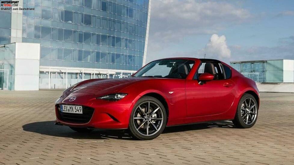 Der MX-5 ND (das heißt die aktuelle Generation) wurde 2014 vorgestellt. Es gibt eine Version mit Retractable Hardtop (RF) und zwei Motorisierungen. Das Facelift (ND2) kam 2018 und gab dem Roadster mit 181 PS mehr Schwung.