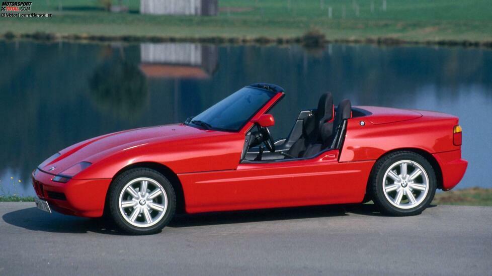 Der BMW Z1 ist aus gutem Grund einer der spektakulärsten Roadster der späten 80er- und frühen 90er-Jahre: Er hatte elektrisch versenkbare Türen, die sich beim Öffnen automatisch in den Schwellern versenkten, und auch die Fenster senkten sich ab. BMW hat nicht einmal 8.000 Stück von diesem Wagen hergestellt. So wurde das Auto zum wertvollen Klassiker.