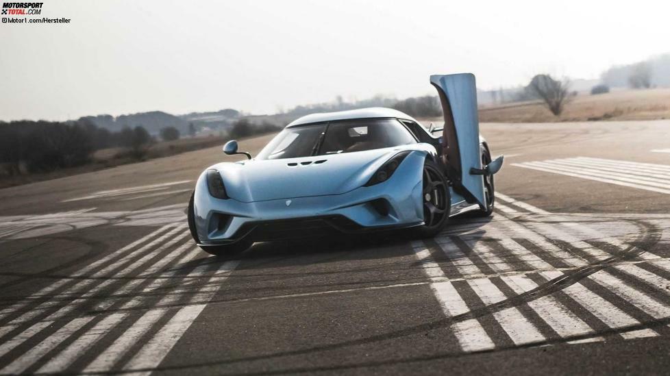 Der Koenigsegg Regera ist ein Hybrid, er besitzt einen V8-Motor und drei Elektromotoren, die eine Gesamtleistung von 1.500 PS liefern. Nur 2,7 Sekunden brauch das Auto, um aus dem Stand 100 km/h zu erreichen. Bleibt man auf dem Gas, wird die 400-km/h-Marke nach 20 Sekunden durchbrochen.