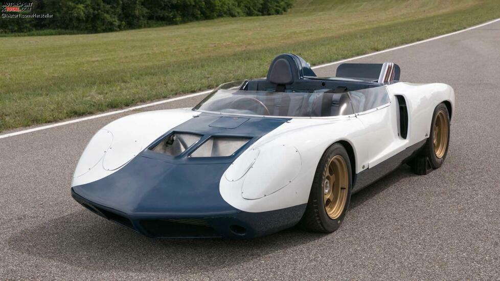 Duntovs nächster Schritt in Richtung der mittelmotorigen Corvette war der Bau eines Le-Mans-Rennwagens, um an Langstreckenrennen teilzunehmen, die für experimentelle Autos offen sind. Der ursprüngliche Plan sah die Produktion von sechs Einheiten dieses Fahrzeugs vor, das wenig überraschend den Namen CERV-II erhielt. Die erste Einheit wurde Anfang 1964 fertig gestellt, als sich das Corvair-Debakel mit Heckmotor zu entfalten begann. GM zog den Stecker bei allen Rennaktivitäten, während unkonventionelle Motoranordnungen innerhalb des Unternehmens ein großes blaues Auge bekamen. Der einzige jemals gebaute CERV-II wurde als Demonstrations- und Testfahrzeug eingesetzt. Sowohl der CERV-I als auch der CERV-II gingen später in Privatbesitz über. Im Jahr 2013 wurde der CERV-II von RM Sothebys für 1.100.000 Dollar versteigert. Nicht schlecht für ein Unikat.