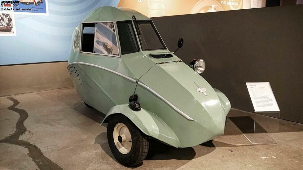 Einer dieser ehemaligen Flugzeug-Konstrukteure war Fritz Fend. Sein erster Entwurf namens Fend Flitzer von 1948 erinnert noch sehr stark an eine Flugzeugnase auf Rädern. Die Leistung betrug zwischen einem und 4,5 PS. Bis 1951 entstanden rund 280 dieser Einmann-Autos.